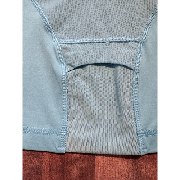 Lululemon Blue Racerback Mesh Panel Tank Top Built In Bra Size 6 Yoga Gym - Picture 4 of 6
